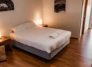 Private Motel Queen with Ensuite 2